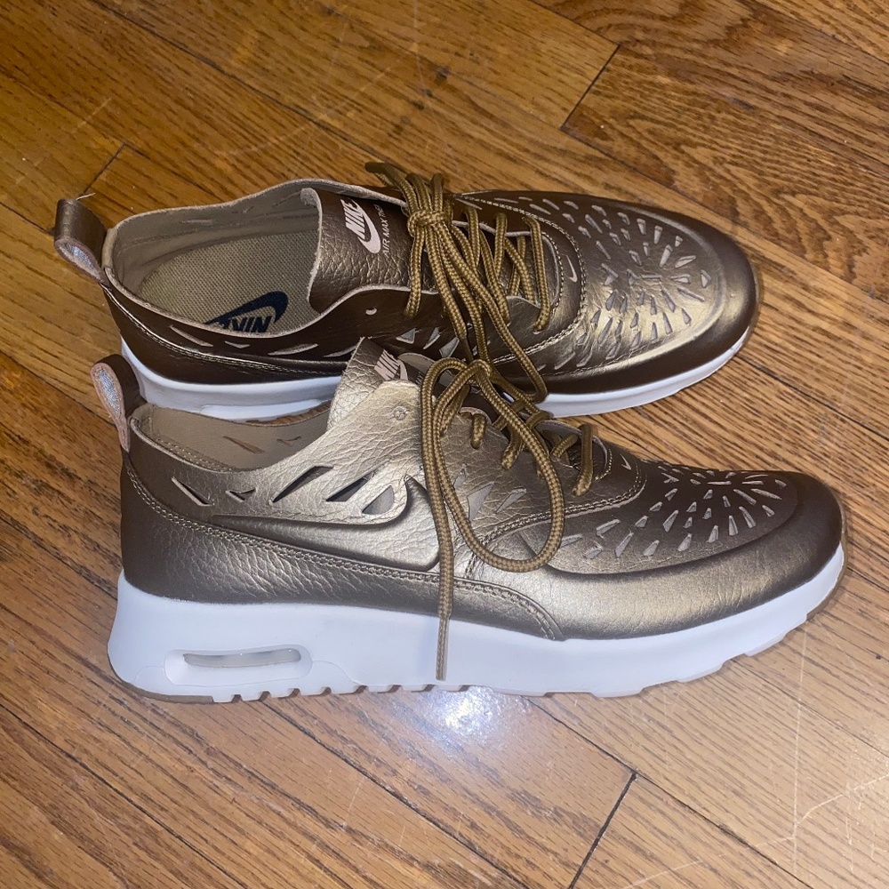 Women's Nike Air Max Thea Joli Sneaker, Size US 7.5, Metallic Golden Tan
